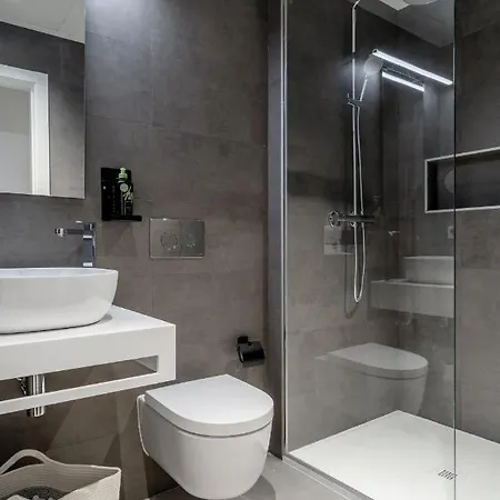 Limehome Calle Granada * Siviglia